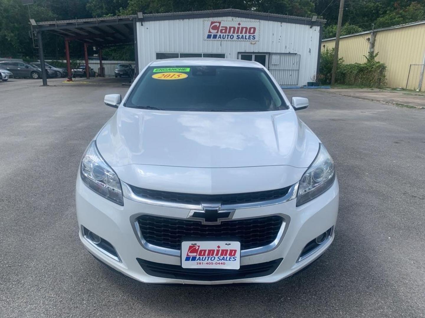 2015 WHITE CHEVROLET MALIBU 2LT (1G11D5SL3FF) with an 2.5L engine, Automatic transmission, located at 830 E. Canino Rd., Houston, TX, 77037, (281) 405-0440, 38.358219, -81.729942 - Photo#0