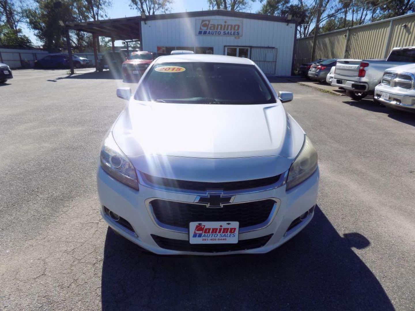 2015 WHITE CHEVROLET MALIBU 2LT (1G11D5SL3FF) with an 2.5L engine, Automatic transmission, located at 830 E. Canino Rd., Houston, TX, 77037, (281) 405-0440, 38.358219, -81.729942 - Photo#0