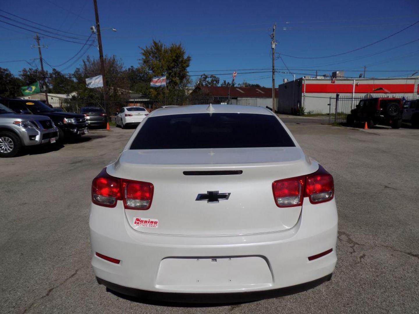 2015 WHITE CHEVROLET MALIBU 2LT (1G11D5SL3FF) with an 2.5L engine, Automatic transmission, located at 830 E. Canino Rd., Houston, TX, 77037, (281) 405-0440, 38.358219, -81.729942 - Photo#2