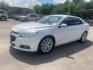 2015 WHITE CHEVROLET MALIBU 2LT (1G11D5SL3FF) with an 2.5L engine, Automatic transmission, located at 830 E. Canino Rd., Houston, TX, 77037, (281) 405-0440, 38.358219, -81.729942 - Photo#5