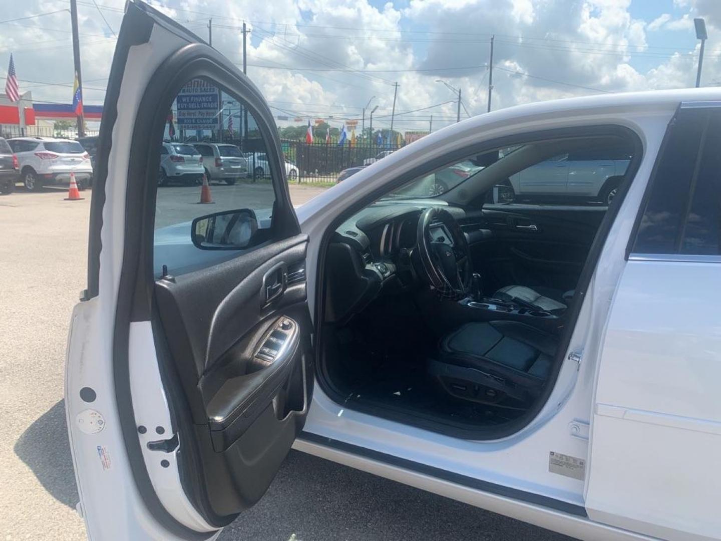 2015 WHITE CHEVROLET MALIBU 2LT (1G11D5SL3FF) with an 2.5L engine, Automatic transmission, located at 830 E. Canino Rd., Houston, TX, 77037, (281) 405-0440, 38.358219, -81.729942 - Photo#6