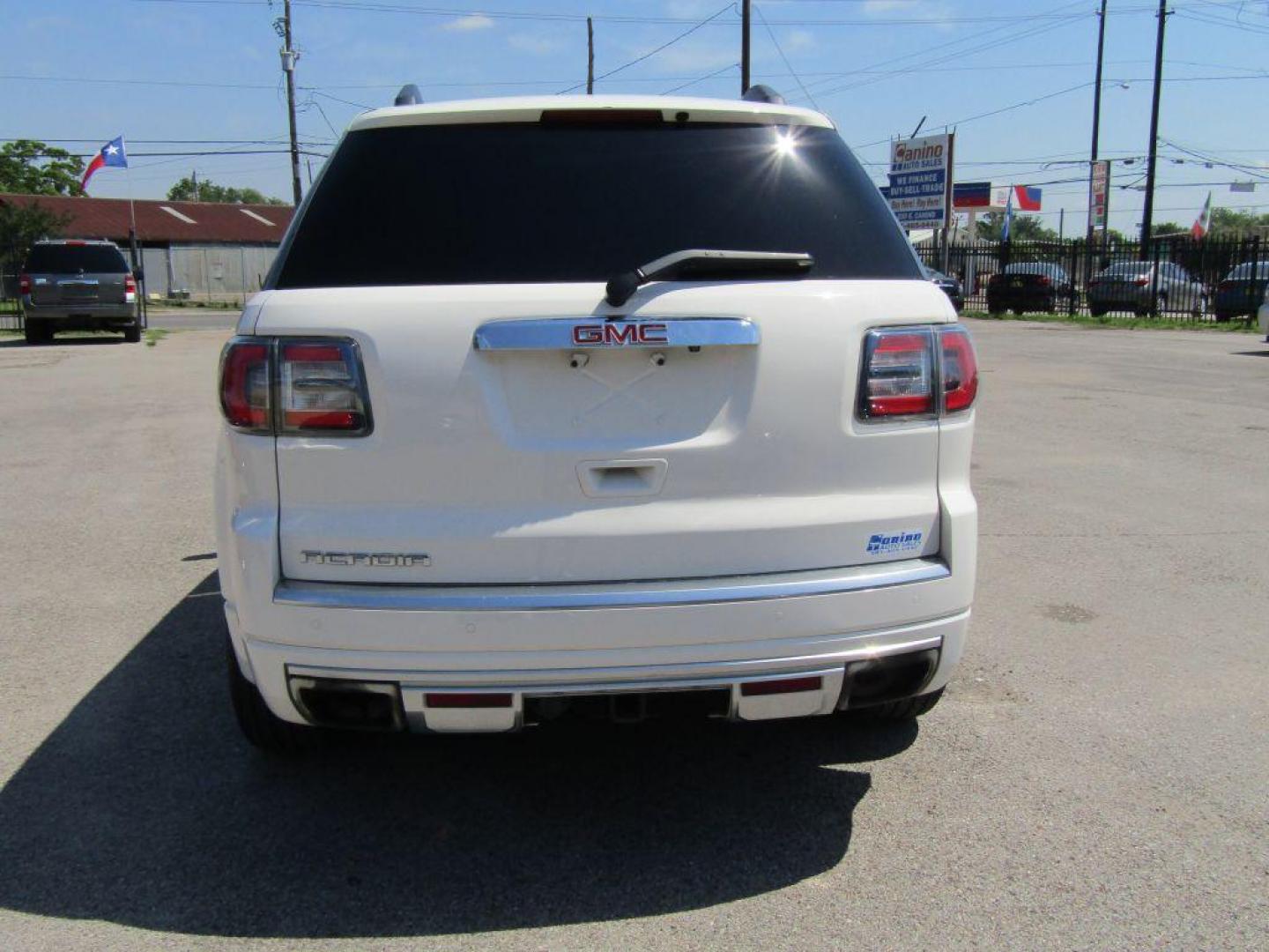 2014 WHITE GMC ACADIA DENALI DENALI (1GKKRTKD8EJ) with an 3.6L engine, Automatic transmission, located at 830 E. Canino Rd., Houston, TX, 77037, (281) 405-0440, 38.358219, -81.729942 - Photo#3