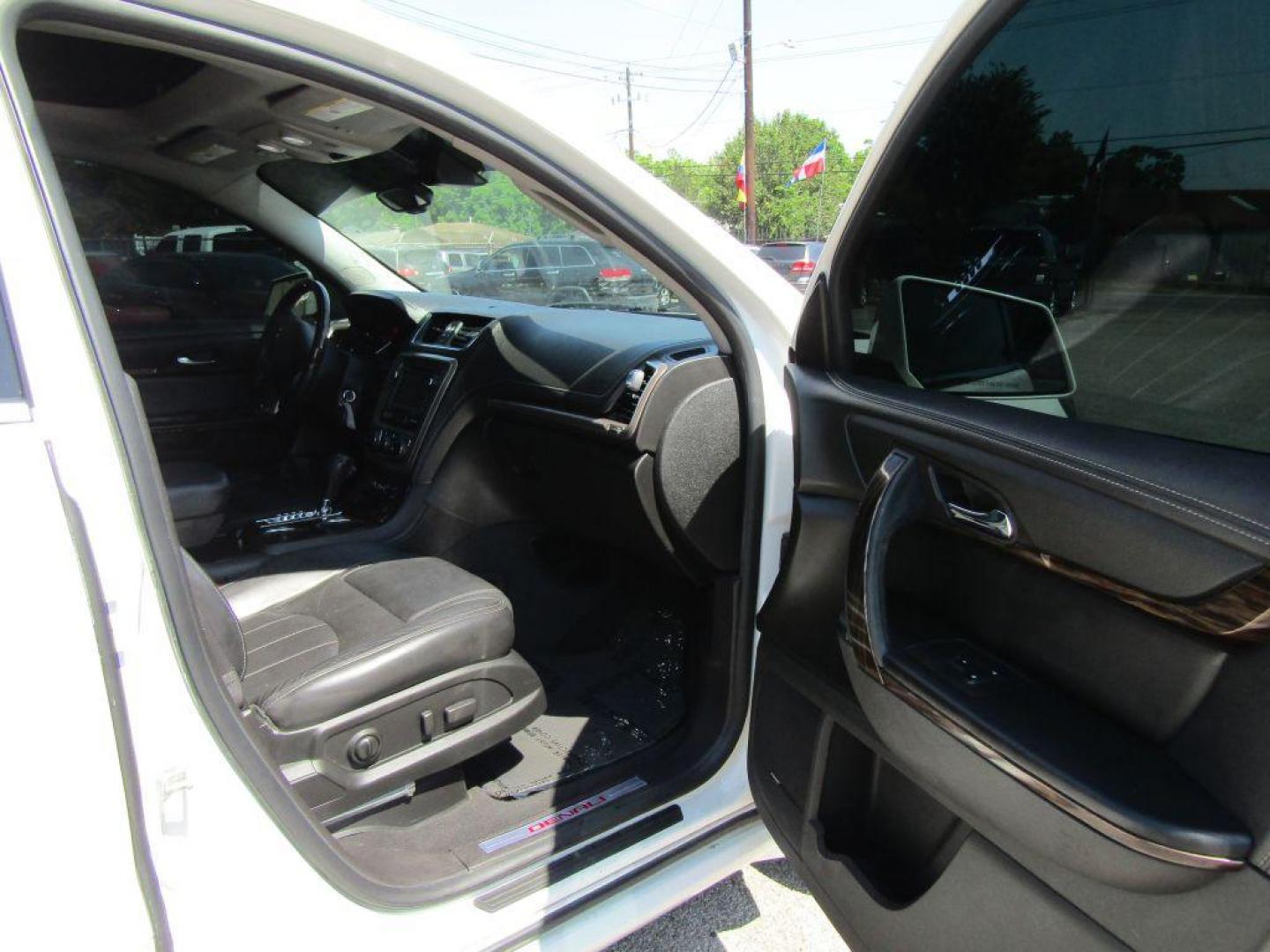 2014 WHITE GMC ACADIA DENALI DENALI (1GKKRTKD8EJ) with an 3.6L engine, Automatic transmission, located at 830 E. Canino Rd., Houston, TX, 77037, (281) 405-0440, 38.358219, -81.729942 - Photo#6