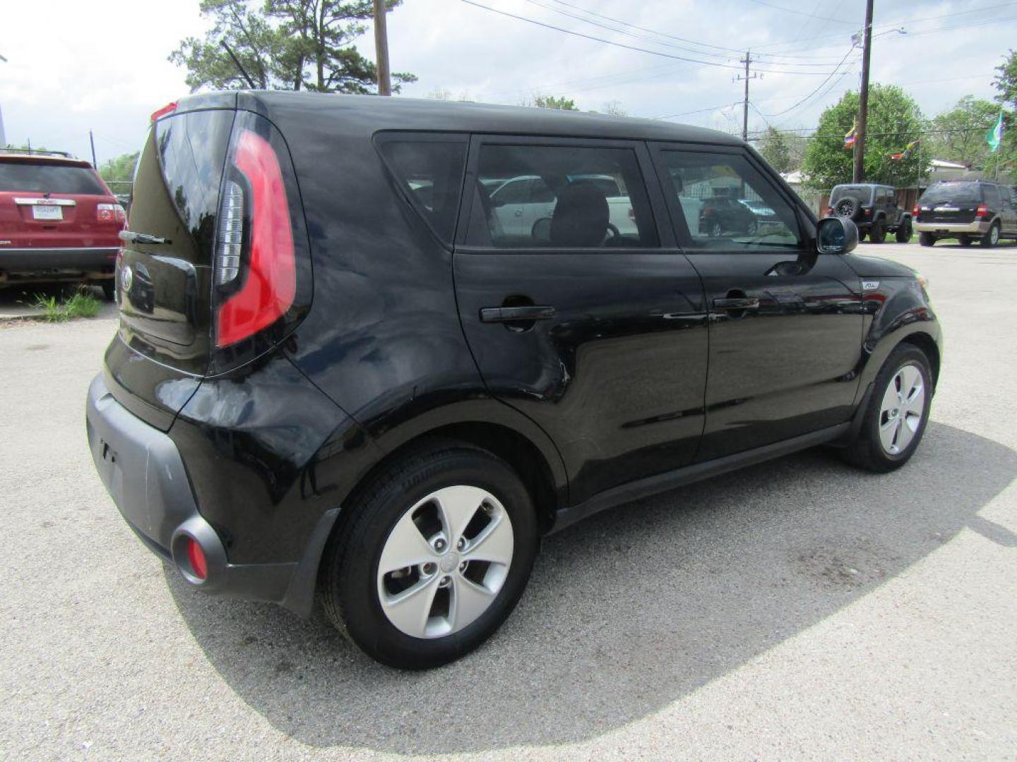 2015 BLACK KIA SOUL + (KNDJP3A58F7) with an 2.0L engine, Automatic transmission, located at 830 E. Canino Rd., Houston, TX, 77037, (281) 405-0440, 38.358219, -81.729942 - Photo#2