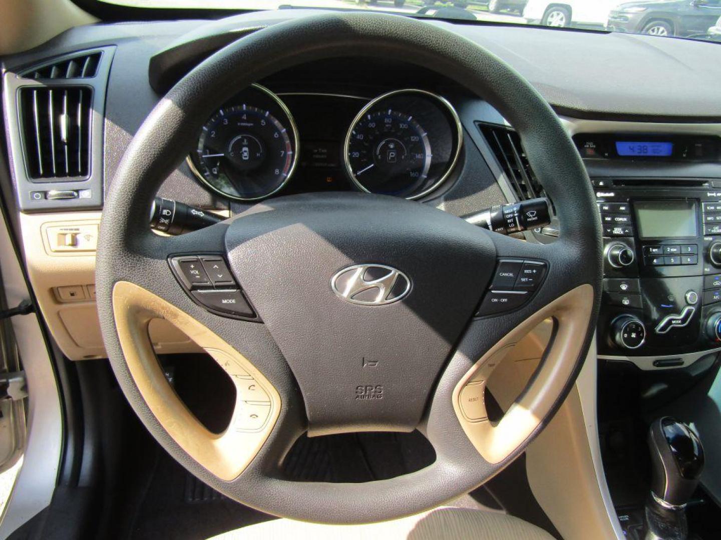 2011 GOLD HYUNDAI SONATA GLS (5NPEB4AC7BH) with an 2.4L engine, Automatic transmission, located at 830 E. Canino Rd., Houston, TX, 77037, (281) 405-0440, 38.358219, -81.729942 - $1,500 DOWN + TT and L IN HOUSE FINANCING AVAILABLE FINANCIAMIENTO EN CASA DISPONIBLE CALL OR COME IN TODAY 281 405 0440 CANINO AUTO SALES, LLC - Photo#12