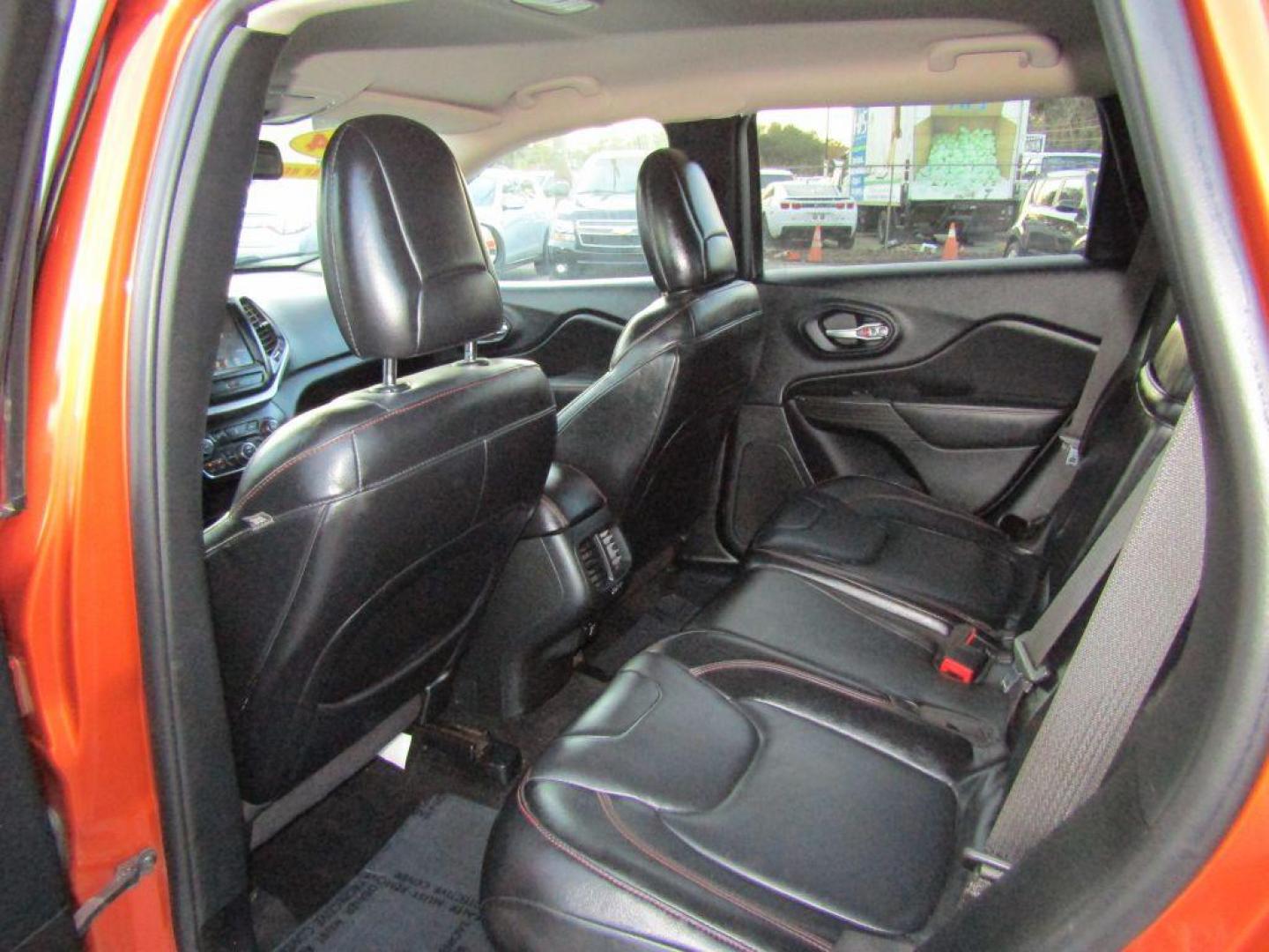 2014 ORANGE JEEP CHEROKEE TRAILHAWK (1C4PJMBS6EW) with an 3.2L engine, Automatic transmission, located at 830 E. Canino Rd., Houston, TX, 77037, (281) 405-0440, 38.358219, -81.729942 - Photo#11