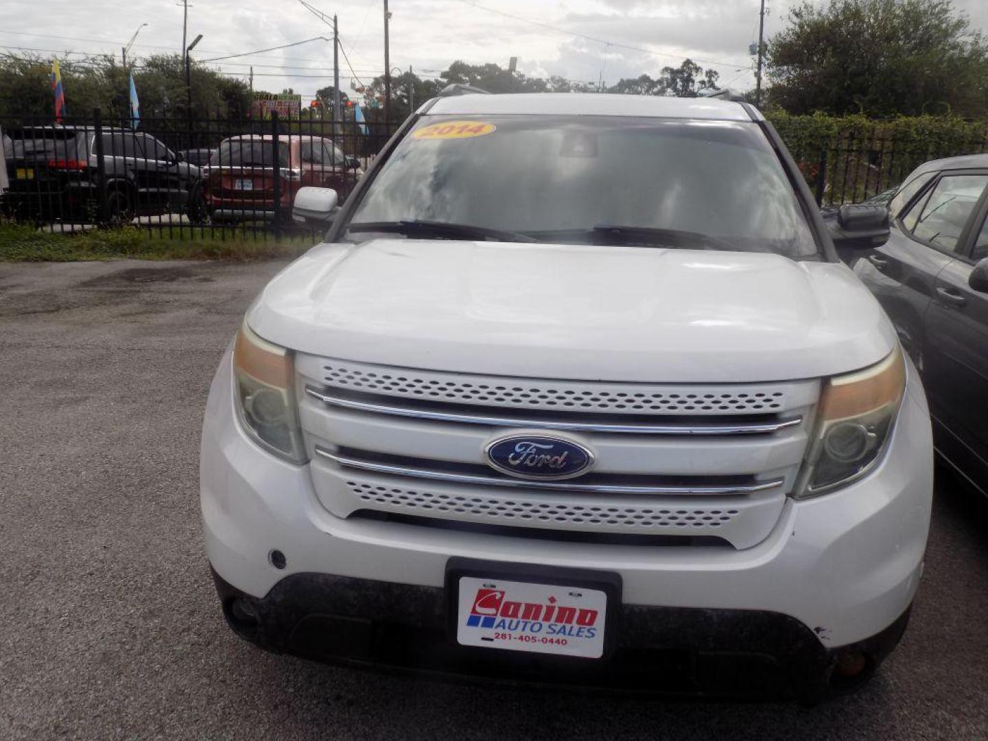 2014 WHITE /Tan FORD EXPLORER LIMITED (1FM5K7F81EG) with an 3.5L engine, Automatic transmission, located at 830 E. Canino Rd., Houston, TX, 77037, (281) 405-0440, 38.358219, -81.729942 - CASH $4400 +TT and L NO FINANCING AVAILABLE FOR THIS VEHICLE VEH HAS BODY DAMAGE ON REAR RIGHT 1/4 PANEL SOLD AS IS CLEAN TITLE - Photo#0