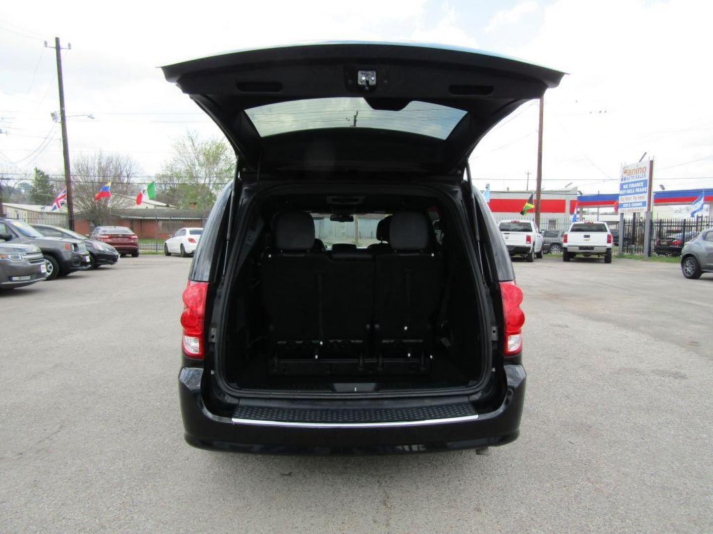 2018 BLACK DODGE GRAND CARAVAN GT (2C4RDGEGXJR) with an 3.6L engine, Automatic transmission, located at 830 E. Canino Rd., Houston, TX, 77037, (281) 405-0440, 38.358219, -81.729942 - Photo#9