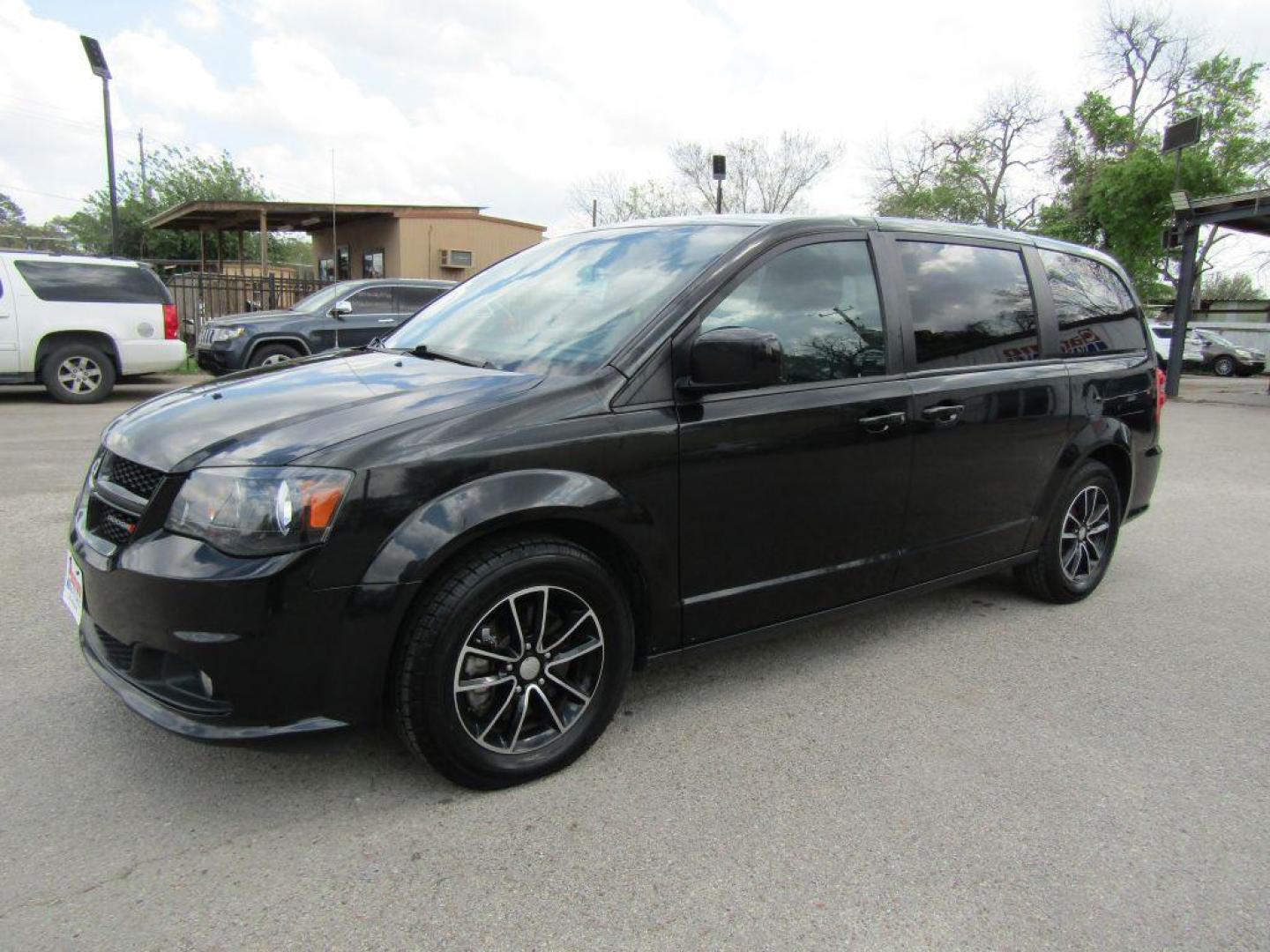 2018 BLACK DODGE GRAND CARAVAN GT (2C4RDGEGXJR) with an 3.6L engine, Automatic transmission, located at 830 E. Canino Rd., Houston, TX, 77037, (281) 405-0440, 38.358219, -81.729942 - Photo#5