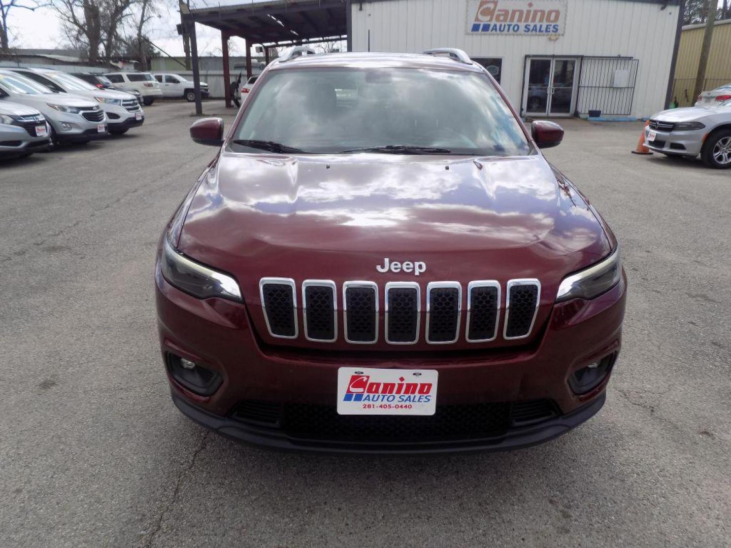 2019 RED JEEP CHEROKEE LATITUDE PLUS (1C4PJLLX5KD) with an 3.2L engine, Automatic transmission, located at 830 E. Canino Rd., Houston, TX, 77037, (281) 405-0440, 38.358219, -81.729942 - Photo#0