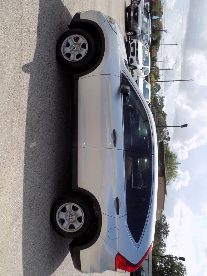 2016 SILVER HONDA CR-V LX (3CZRM3H38GG) with an 2.4L engine, Continuously Variable transmission, located at 830 E. Canino Rd., Houston, TX, 77037, (281) 405-0440, 38.358219, -81.729942 - Photo#3