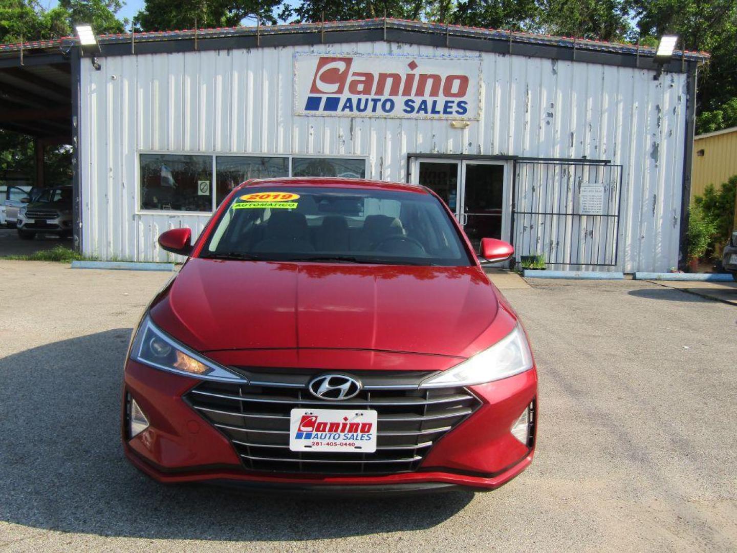 2019 RED HYUNDAI ELANTRA SEL (KMHD84LF0KU) with an 2.0L engine, Automatic transmission, located at 830 E. Canino Rd., Houston, TX, 77037, (281) 405-0440, 38.358219, -81.729942 - Photo#0