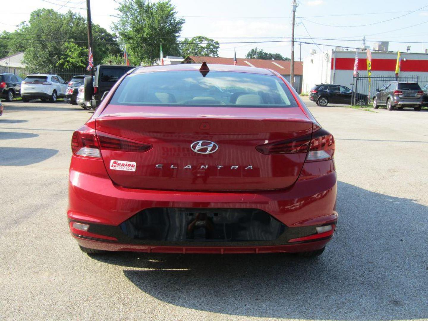 2019 RED HYUNDAI ELANTRA SEL (KMHD84LF0KU) with an 2.0L engine, Automatic transmission, located at 830 E. Canino Rd., Houston, TX, 77037, (281) 405-0440, 38.358219, -81.729942 - Photo#3