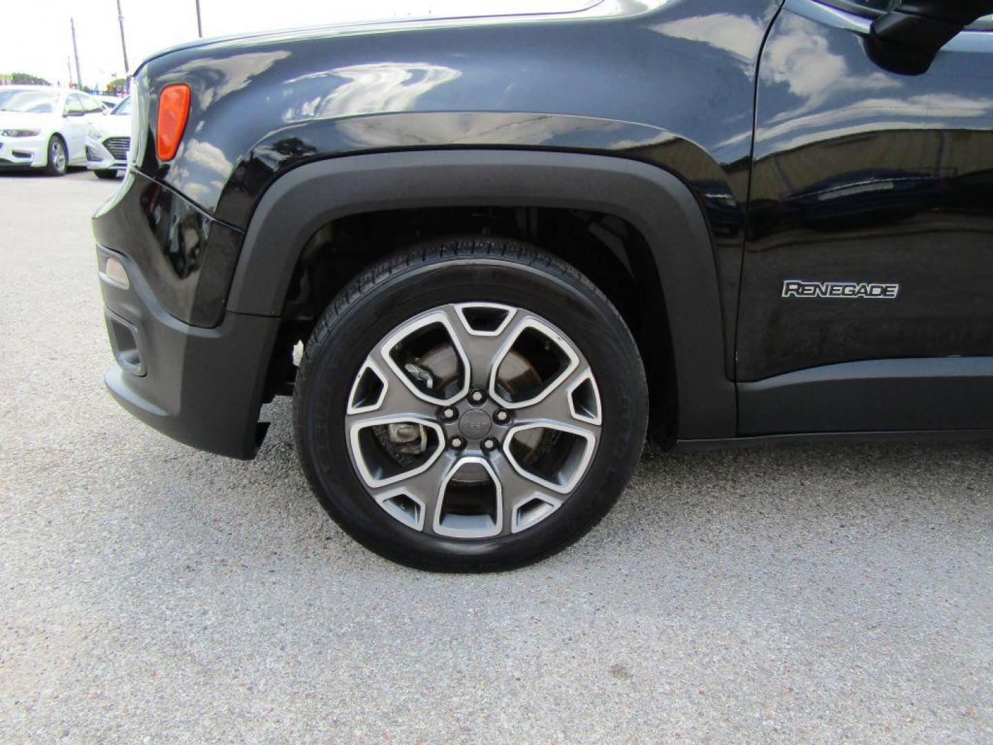 2018 BLACK JEEP RENEGADE LIMITED (ZACCJADBXJP) with an 2.4L engine, Automatic transmission, located at 830 E. Canino Rd., Houston, TX, 77037, (281) 405-0440, 38.358219, -81.729942 - VENGA A VISITARNOS A CANINO AUTO SALES. ENTRE CAMINANDO Y SALGA MANEJANDO. APROVACION GARANTIZADA CON REQUISITOS MINIMOS! PREGUNTEN POR JESSICA, MAY, O CARRIE PARA SU APROBACION SEGURA. ??830 E CANINO RD HOUSTON TX 77037 ??(281) 405-0440 come visit us today!! walk in/ drive out in minutes! - Photo#17