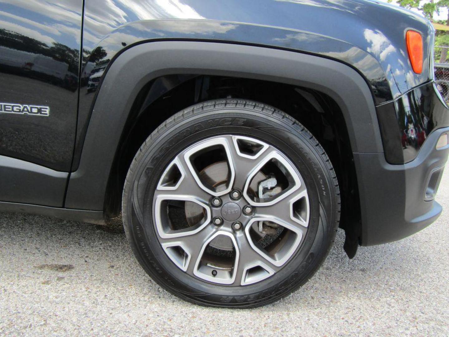 2018 BLACK JEEP RENEGADE LIMITED (ZACCJADBXJP) with an 2.4L engine, Automatic transmission, located at 830 E. Canino Rd., Houston, TX, 77037, (281) 405-0440, 38.358219, -81.729942 - VENGA A VISITARNOS A CANINO AUTO SALES. ENTRE CAMINANDO Y SALGA MANEJANDO. APROVACION GARANTIZADA CON REQUISITOS MINIMOS! PREGUNTEN POR JESSICA, MAY, O CARRIE PARA SU APROBACION SEGURA. ??830 E CANINO RD HOUSTON TX 77037 ??(281) 405-0440 come visit us today!! walk in/ drive out in minutes! - Photo#20