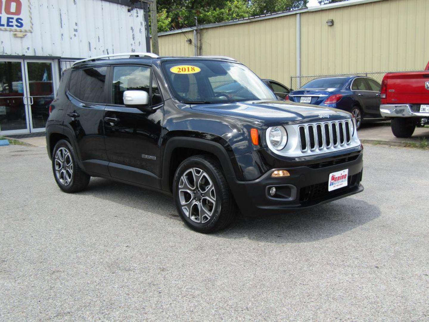 2018 BLACK JEEP RENEGADE LIMITED (ZACCJADBXJP) with an 2.4L engine, Automatic transmission, located at 830 E. Canino Rd., Houston, TX, 77037, (281) 405-0440, 38.358219, -81.729942 - VENGA A VISITARNOS A CANINO AUTO SALES. ENTRE CAMINANDO Y SALGA MANEJANDO. APROVACION GARANTIZADA CON REQUISITOS MINIMOS! PREGUNTEN POR JESSICA, MAY, O CARRIE PARA SU APROBACION SEGURA. ??830 E CANINO RD HOUSTON TX 77037 ??(281) 405-0440 come visit us today!! walk in/ drive out in minutes! - Photo#5