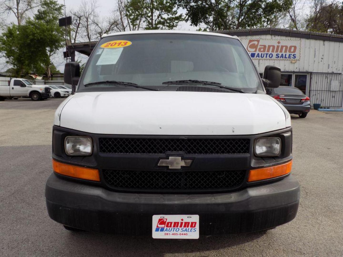 2013 WHITE CHEVROLET EXPRESS G2500 (1GCWGFCAXD1) with an 4.8L engine, Automatic transmission, located at 830 E. Canino Rd., Houston, TX, 77037, (281) 405-0440, 38.358219, -81.729942 - ENGANCHE $1900 TAXAS NO INCLUIDAS PRE APPROVACION FACIL, RAPIDA.... PROCESSO RAPIDO LLAMA O VISITANOS HOY MISMO ESTAMOS LOCALIZADOS EN EL 830 E. CANINO RD (ESQUINA CON AIRLINE) HOUSTON, TEXAS 777037 SU TRABAJO ES SU CREDITO!! ENTRE CAMINANDO Y SALGA MANEJANDO! LLAME YA AL (281) - Photo#0