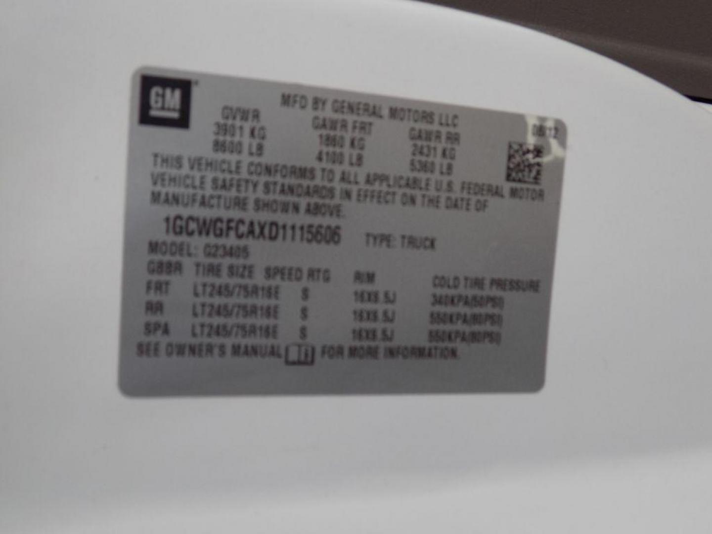 2013 WHITE CHEVROLET EXPRESS G2500 (1GCWGFCAXD1) with an 4.8L engine, Automatic transmission, located at 830 E. Canino Rd., Houston, TX, 77037, (281) 405-0440, 38.358219, -81.729942 - ENGANCHE $1900 TAXAS NO INCLUIDAS PRE APPROVACION FACIL, RAPIDA.... PROCESSO RAPIDO LLAMA O VISITANOS HOY MISMO ESTAMOS LOCALIZADOS EN EL 830 E. CANINO RD (ESQUINA CON AIRLINE) HOUSTON, TEXAS 777037 SU TRABAJO ES SU CREDITO!! ENTRE CAMINANDO Y SALGA MANEJANDO! LLAME YA AL (281) - Photo#18