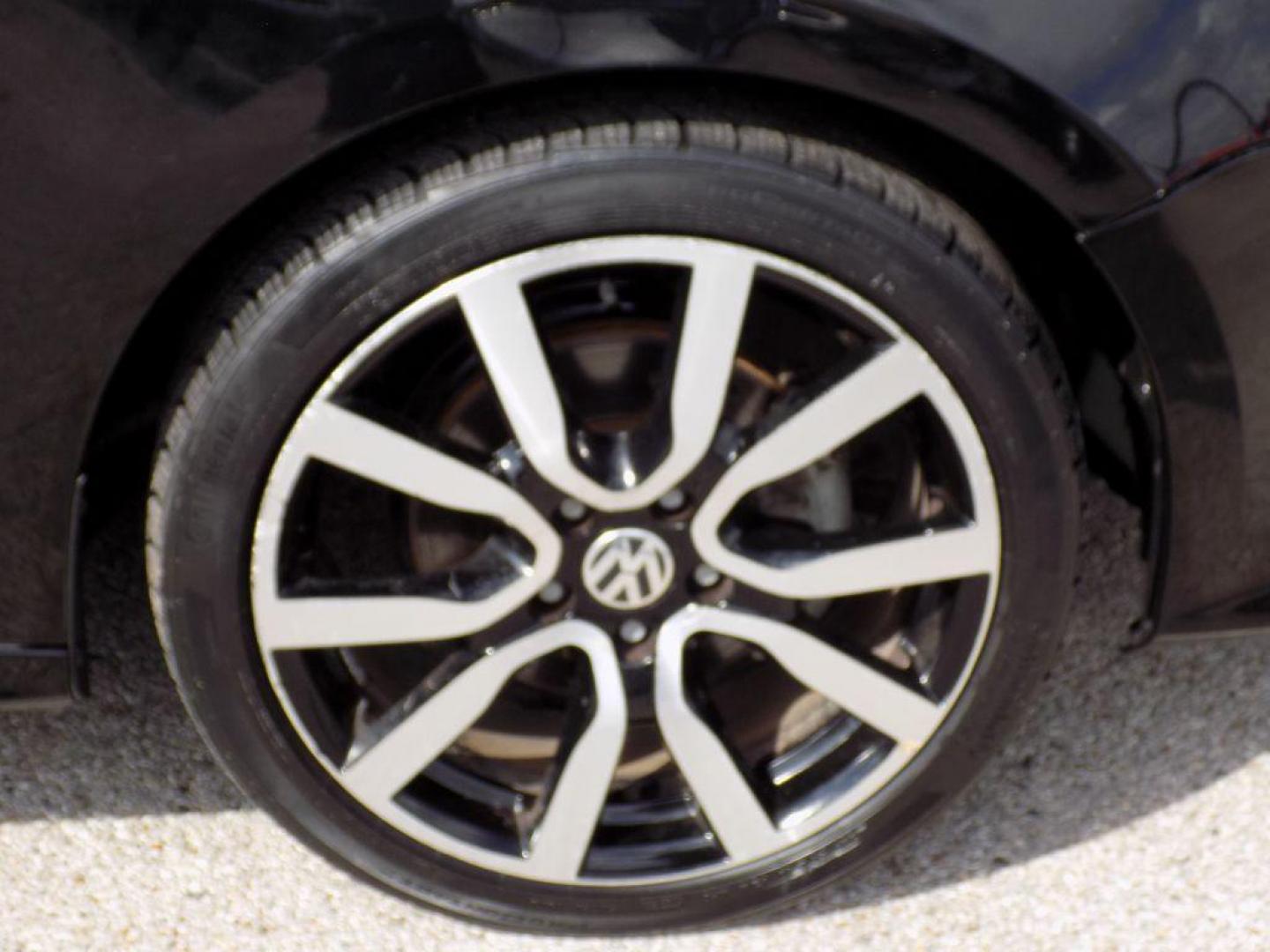 2016 BLACK VOLKSWAGEN JETTA S (3VW267AJ7GM) with an 1.4L engine, Automatic transmission, located at 830 E. Canino Rd., Houston, TX, 77037, (281) 405-0440, 38.358219, -81.729942 - Photo#21