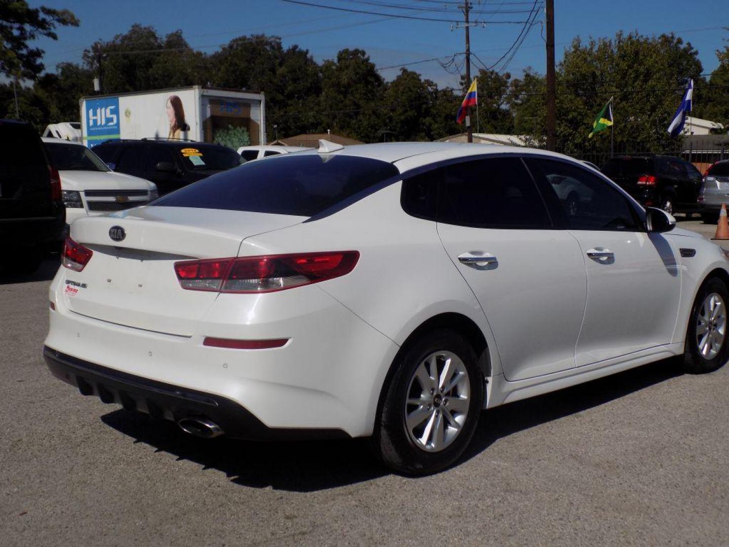 2019 WHITE KIA OPTIMA LX (5XXGT4L3XKG) with an 2.4L engine, Automatic transmission, located at 830 E. Canino Rd., Houston, TX, 77037, (281) 405-0440, 38.358219, -81.729942 - Photo#1