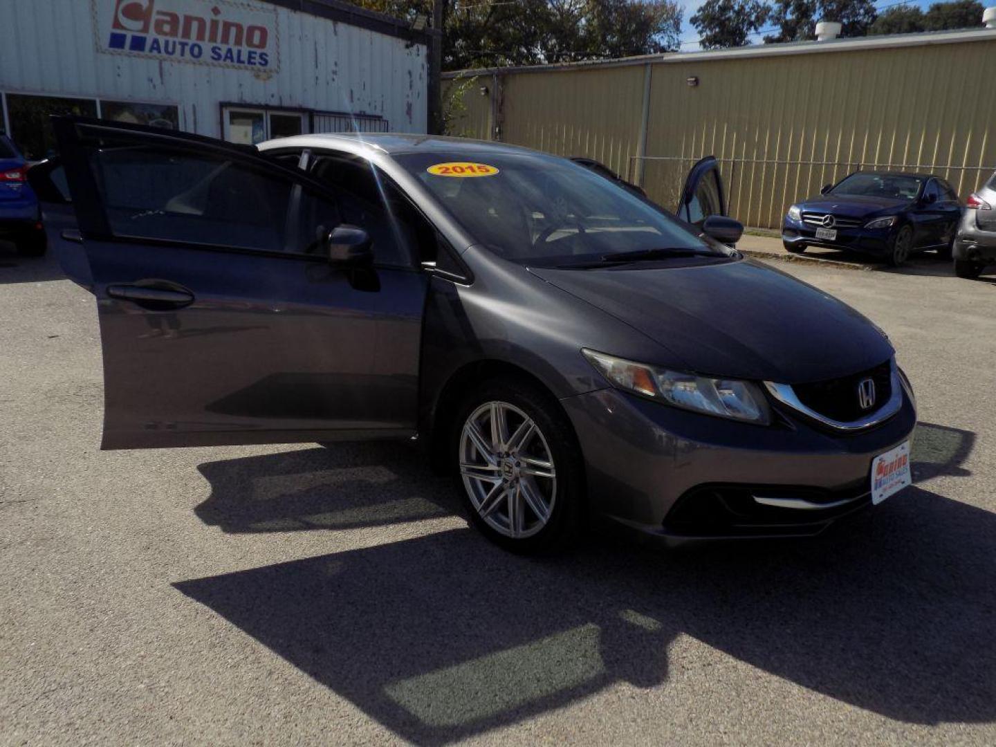 2015 GRAY HONDA CIVIC LX (19XFB2F56FE) with an 1.8L engine, Continuously Variable transmission, located at 830 E. Canino Rd., Houston, TX, 77037, (281) 405-0440, 38.358219, -81.729942 - VENGA A VISITARNOS A CANINO AUTO SALES. ENTRE CAMINANDO Y SALGA MANEJANDO. APROVACION GARANTIZADA CON REQUISITOS MINIMOS! PREGUNTEN POR JESSICA, MAY, O CARRIE PARA SU APROBACION SEGURA. ??830 E CANINO RD HOUSTON TX 77037 ??(281) 405-0440 come visit us today!! walk in/ drive out in minutes! - Photo#1