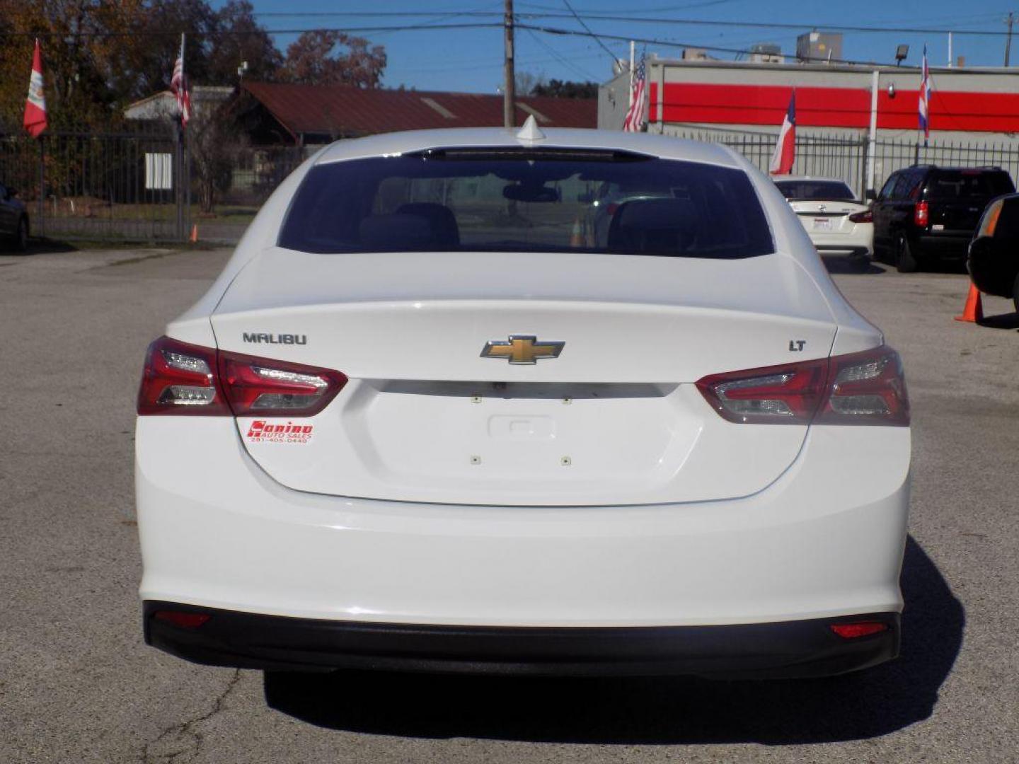 2020 WHITE CHEVROLET MALIBU LT (1G1ZD5ST9LF) with an 1.5L engine, Continuously Variable transmission, located at 830 E. Canino Rd., Houston, TX, 77037, (281) 405-0440, 38.358219, -81.729942 - Photo#4