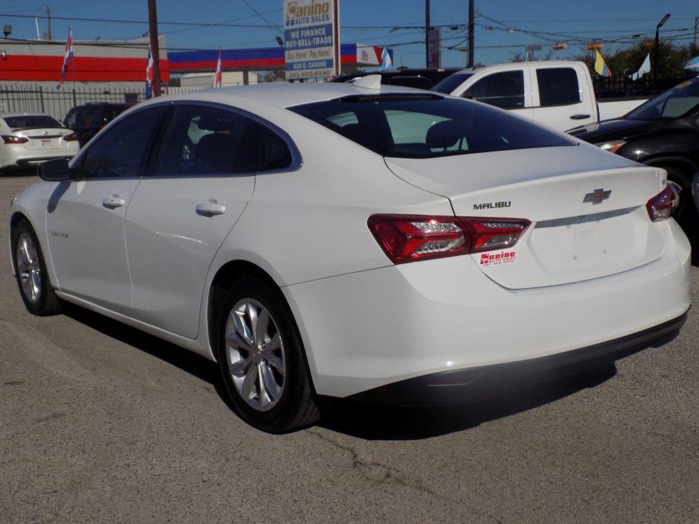 2020 WHITE CHEVROLET MALIBU LT (1G1ZD5ST9LF) with an 1.5L engine, Continuously Variable transmission, located at 830 E. Canino Rd., Houston, TX, 77037, (281) 405-0440, 38.358219, -81.729942 - Photo#5