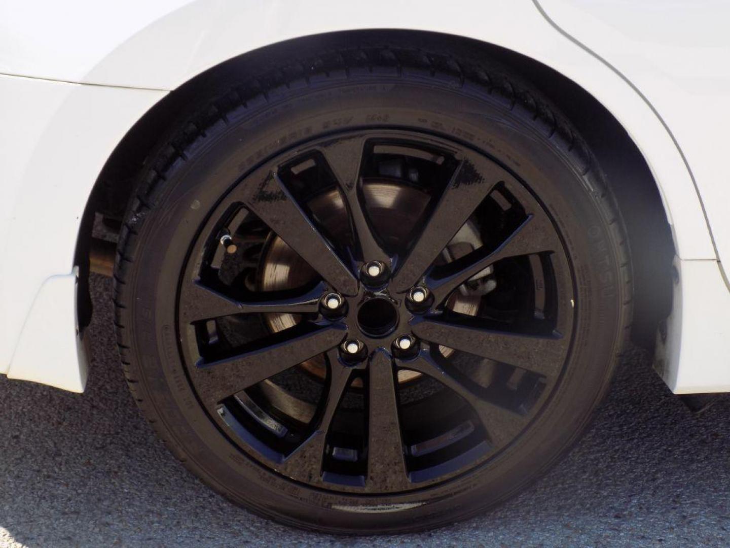 2018 WHITE NISSAN ALTIMA 2.5 (1N4AL3AP6JC) with an 2.5L engine, Continuously Variable transmission, located at 830 E. Canino Rd., Houston, TX, 77037, (281) 405-0440, 38.358219, -81.729942 - Photo#18