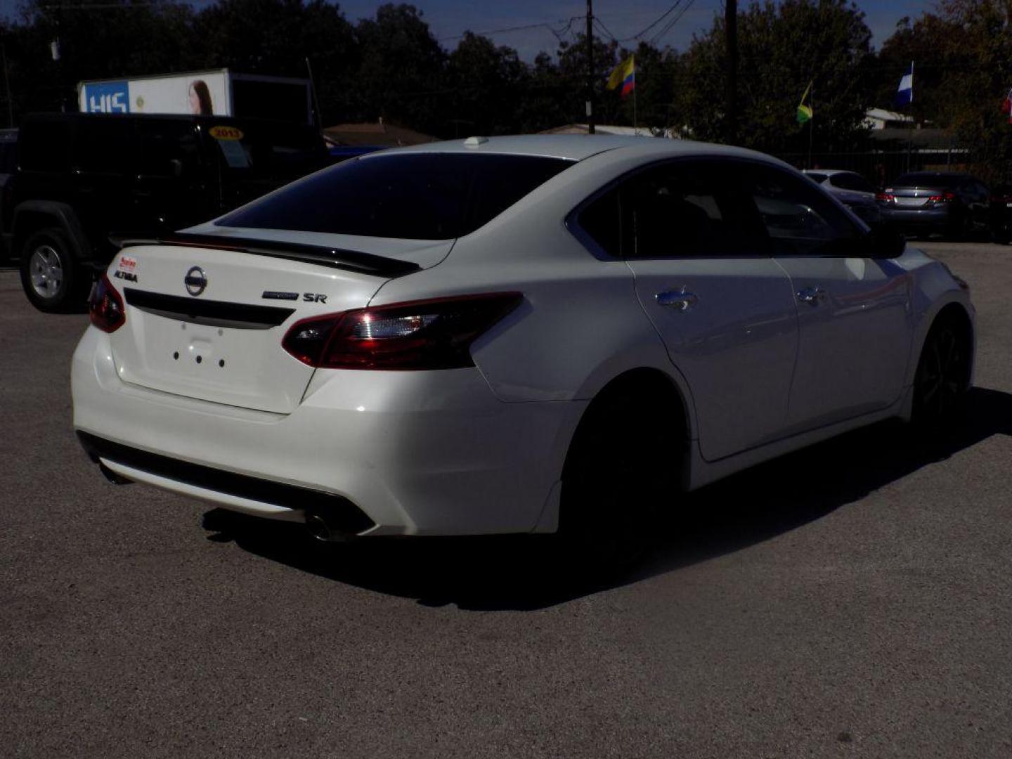 2018 WHITE NISSAN ALTIMA 2.5 (1N4AL3AP6JC) with an 2.5L engine, Continuously Variable transmission, located at 830 E. Canino Rd., Houston, TX, 77037, (281) 405-0440, 38.358219, -81.729942 - Photo#3