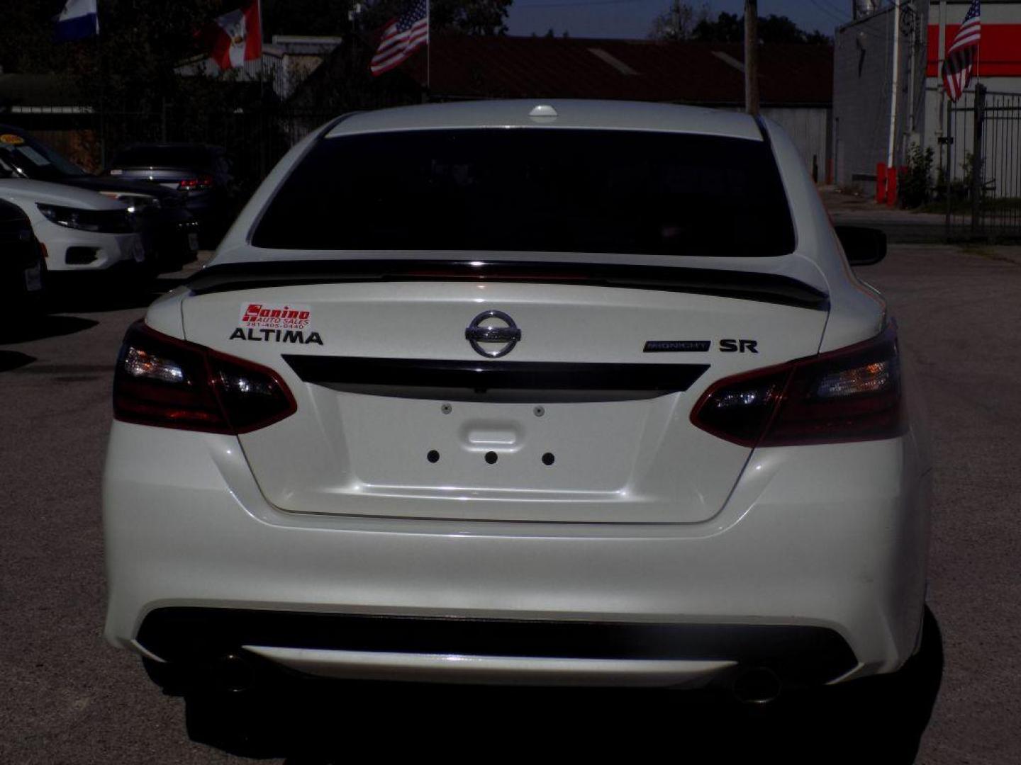 2018 WHITE NISSAN ALTIMA 2.5 (1N4AL3AP6JC) with an 2.5L engine, Continuously Variable transmission, located at 830 E. Canino Rd., Houston, TX, 77037, (281) 405-0440, 38.358219, -81.729942 - Photo#4