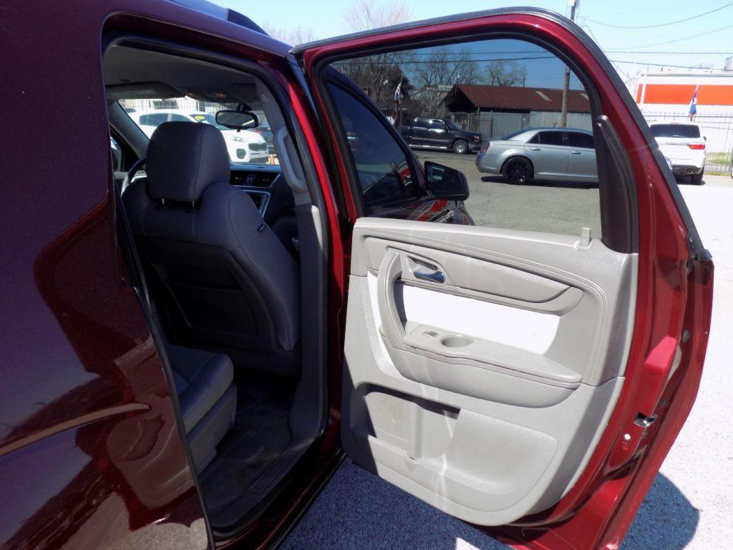 2016 RED GMC ACADIA SLE (1GKKRNED1GJ) with an 3.6L engine, Automatic transmission, located at 830 E. Canino Rd., Houston, TX, 77037, (281) 405-0440, 38.358219, -81.729942 - VENGA A VISITARNOS A CANINO AUTO SALES. ENTRE CAMINANDO Y SALGA MANEJANDO. APROVACION GARANTIZADA CON REQUISITOS MINIMOS! PREGUNTEN POR JESSICA, MAY, O CARRIE PARA SU APROBACION SEGURA. ??830 E CANINO RD HOUSTON TX 77037 ??(281) 405-0440 come visit us today!! walk in/ drive out in minutes! - Photo#15