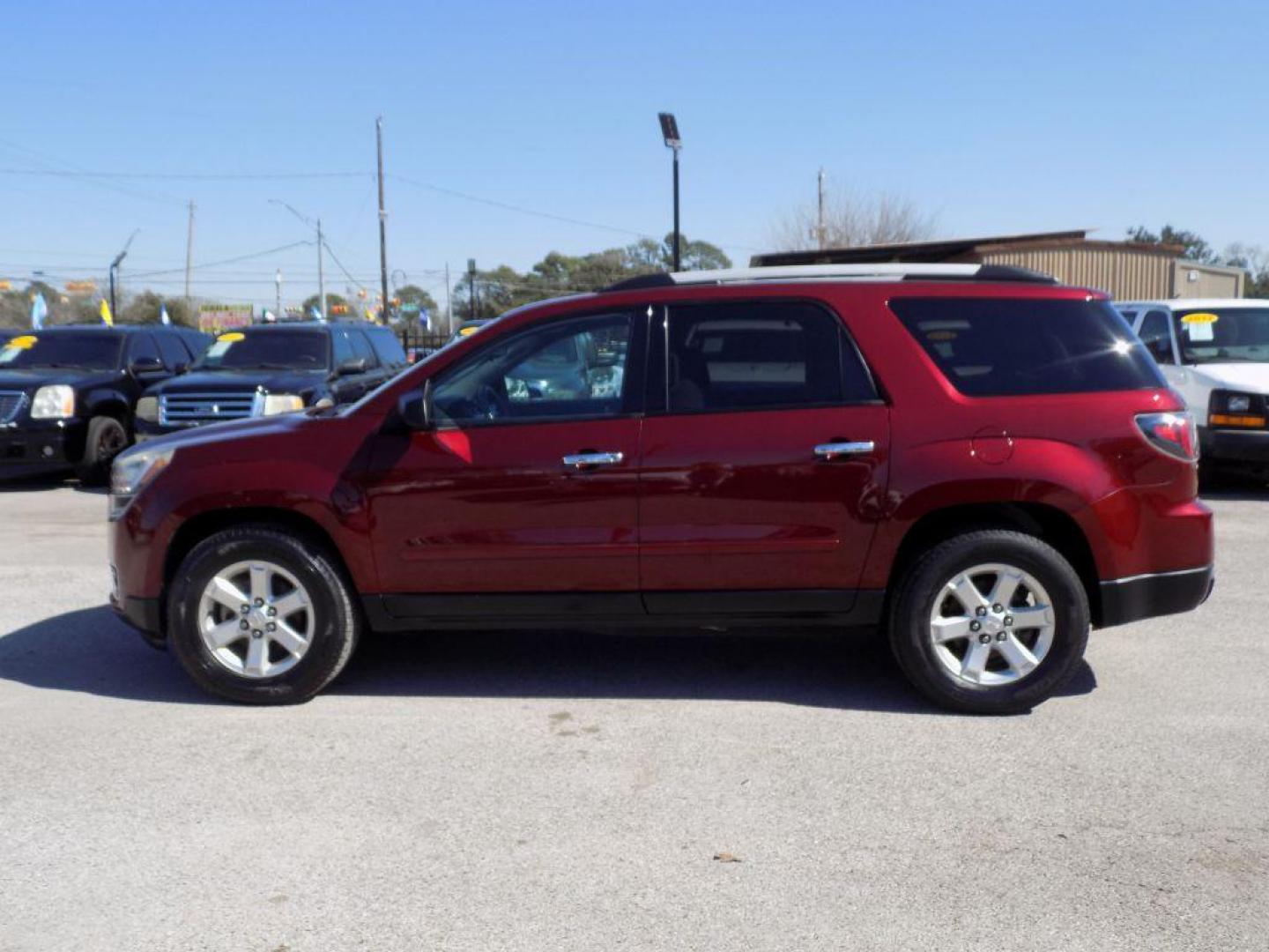 2016 RED GMC ACADIA SLE (1GKKRNED1GJ) with an 3.6L engine, Automatic transmission, located at 830 E. Canino Rd., Houston, TX, 77037, (281) 405-0440, 38.358219, -81.729942 - VENGA A VISITARNOS A CANINO AUTO SALES. ENTRE CAMINANDO Y SALGA MANEJANDO. APROVACION GARANTIZADA CON REQUISITOS MINIMOS! PREGUNTEN POR JESSICA, MAY, O CARRIE PARA SU APROBACION SEGURA. ??830 E CANINO RD HOUSTON TX 77037 ??(281) 405-0440 come visit us today!! walk in/ drive out in minutes! - Photo#22