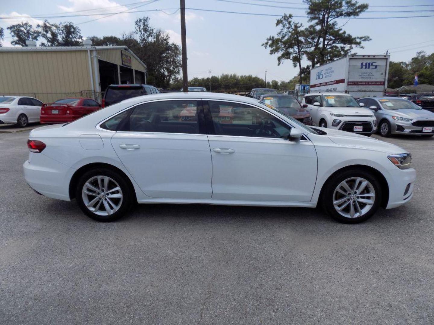 2020 WHITE VOLKSWAGEN PASSAT SE (1VWSA7A32LC) with an 2.0L engine, Automatic transmission, located at 830 E. Canino Rd., Houston, TX, 77037, (281) 405-0440, 38.358219, -81.729942 - Photo#1