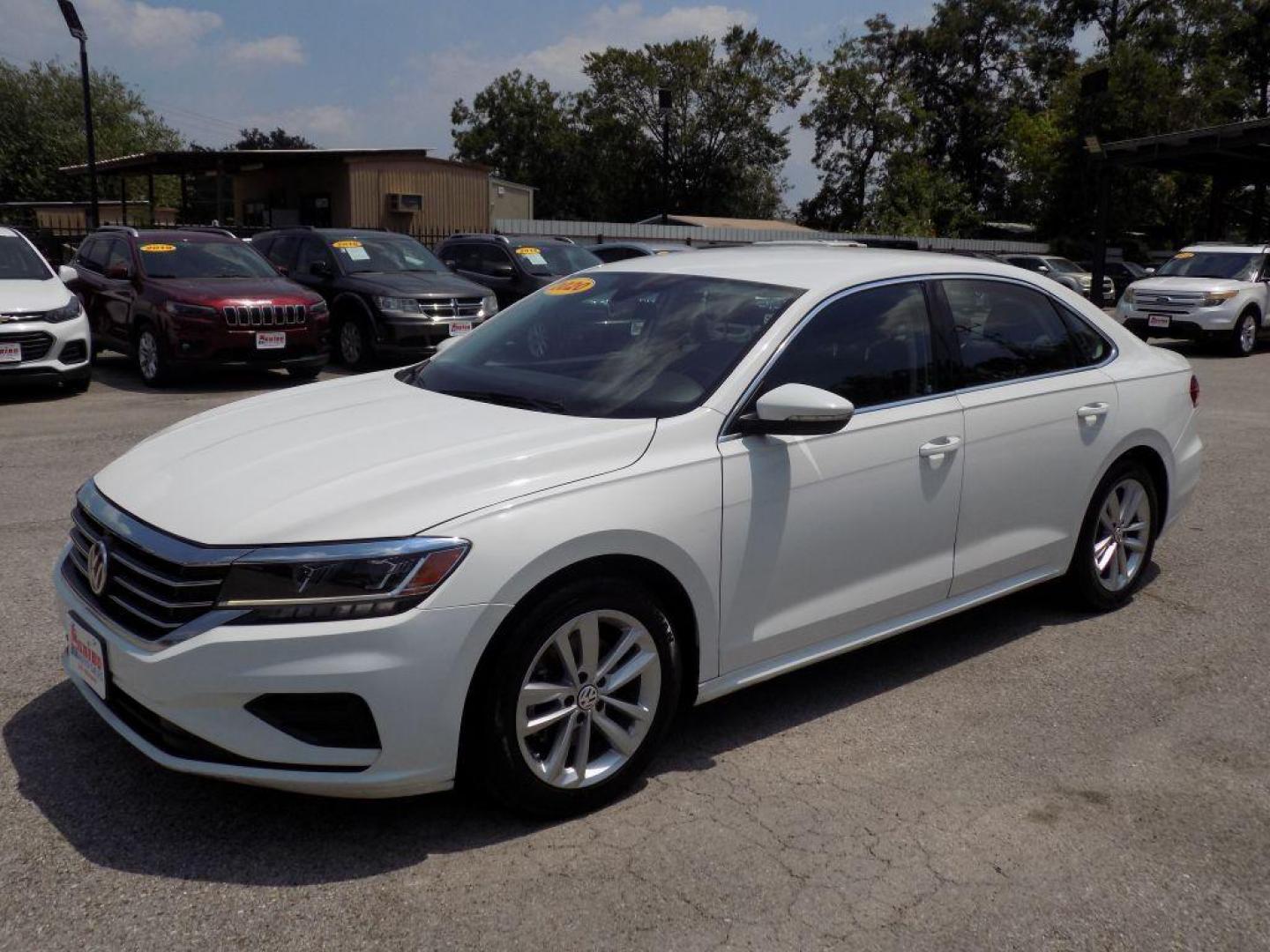 2020 WHITE VOLKSWAGEN PASSAT SE (1VWSA7A32LC) with an 2.0L engine, Automatic transmission, located at 830 E. Canino Rd., Houston, TX, 77037, (281) 405-0440, 38.358219, -81.729942 - Photo#5