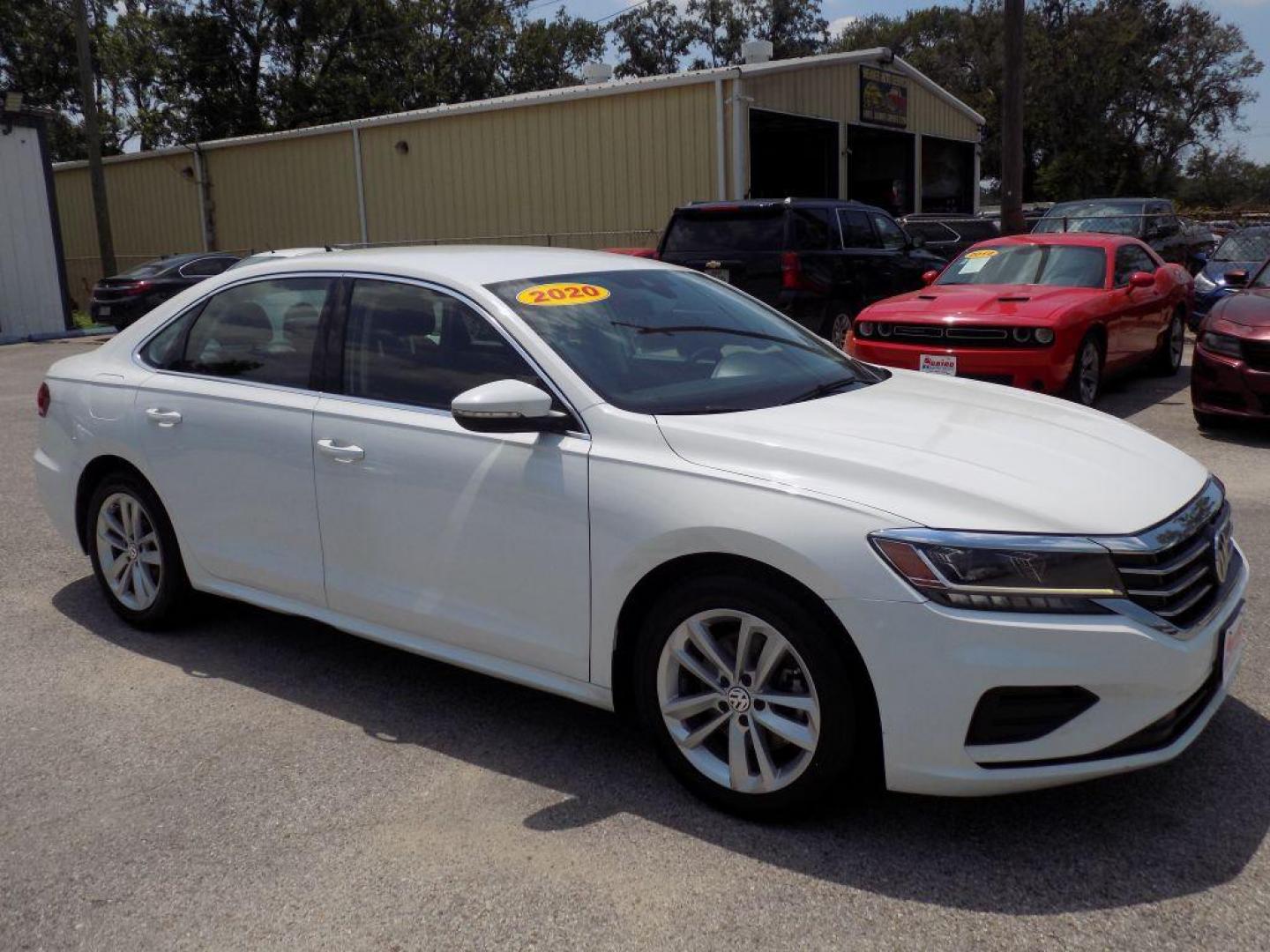 2020 WHITE VOLKSWAGEN PASSAT SE (1VWSA7A32LC) with an 2.0L engine, Automatic transmission, located at 830 E. Canino Rd., Houston, TX, 77037, (281) 405-0440, 38.358219, -81.729942 - Photo#6