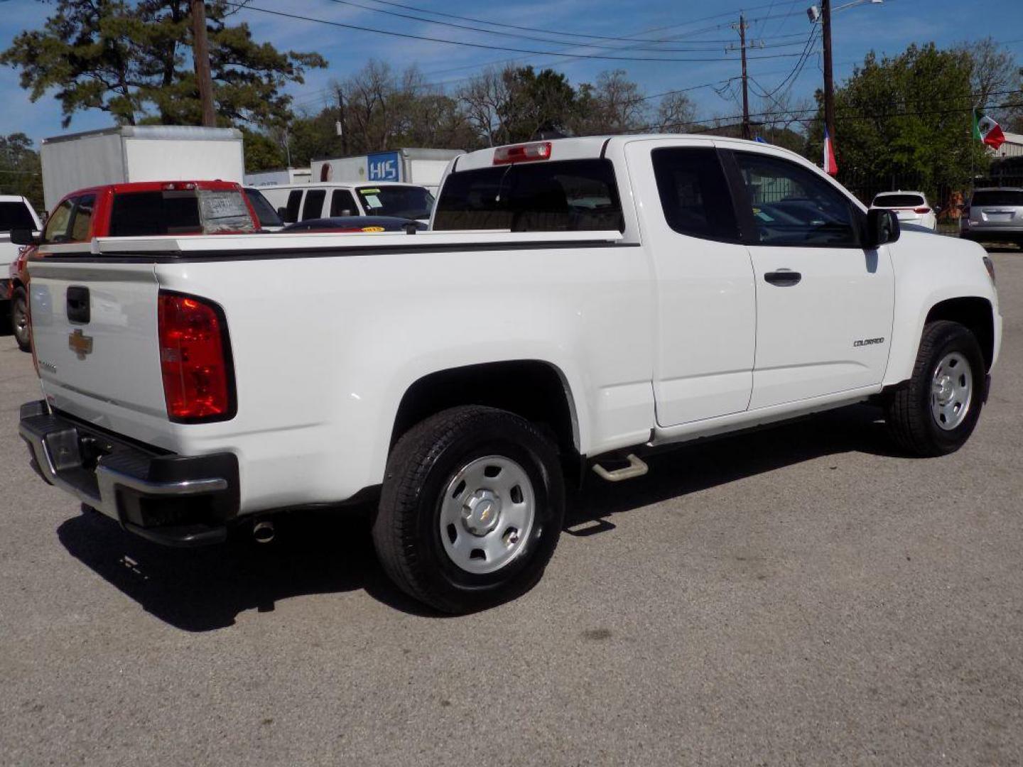 2019 WHITE CHEVROLET COLORADO (1GCHSBEA4K1) with an 2.5L engine, Automatic transmission, located at 830 E. Canino Rd., Houston, TX, 77037, (281) 405-0440, 38.358219, -81.729942 - Photo#1