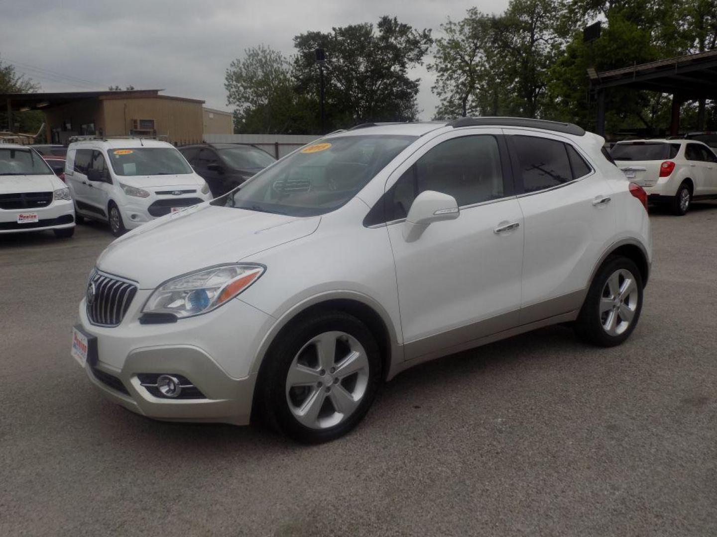 2015 WHITE BUICK ENCORE (KL4CJCSBXFB) with an 1.4L engine, Automatic transmission, located at 830 E. Canino Rd., Houston, TX, 77037, (281) 405-0440, 38.358219, -81.729942 - PRE APPROVACION FACIL, RAPIDA.... PROCESSO RAPIDO LLAMA O VISITANOS HOY MISMO ESTAMOS LOCALIZADOS EN EL 830 E. CANINO RD (ESQUINA CON AIRLINE) HOUSTON, TEXAS 777037 SU TRABAJO ES SU CREDITO!! ENTRE CAMINANDO Y SALGA MANEJANDO! LLAME YA AL (281) 405-0440 LE ESPERAMOS! - Photo#3