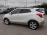 2015 WHITE BUICK ENCORE (KL4CJCSBXFB) with an 1.4L engine, Automatic transmission, located at 830 E. Canino Rd., Houston, TX, 77037, (281) 405-0440, 38.358219, -81.729942 - PRE APPROVACION FACIL, RAPIDA.... PROCESSO RAPIDO LLAMA O VISITANOS HOY MISMO ESTAMOS LOCALIZADOS EN EL 830 E. CANINO RD (ESQUINA CON AIRLINE) HOUSTON, TEXAS 777037 SU TRABAJO ES SU CREDITO!! ENTRE CAMINANDO Y SALGA MANEJANDO! LLAME YA AL (281) 405-0440 LE ESPERAMOS! - Photo#4