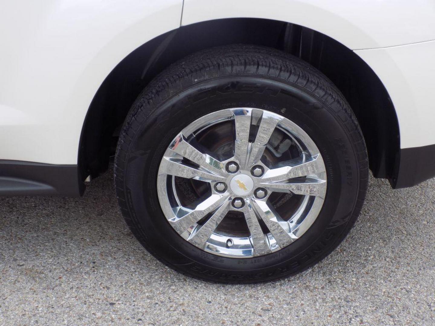 2015 WHITE CHEVROLET EQUINOX LT (1GNALBEK9FZ) with an 2.4L engine, Automatic transmission, located at 830 E. Canino Rd., Houston, TX, 77037, (281) 405-0440, 38.358219, -81.729942 - PRE APPROVACION FACIL, RAPIDA.... PROCESSO RAPIDO LLAMA O VISITANOS HOY MISMO ESTAMOS LOCALIZADOS EN EL 830 E. CANINO RD (ESQUINA CON AIRLINE) HOUSTON, TEXAS 777037 SU TRABAJO ES SU CREDITO!! ENTRE CAMINANDO Y SALGA MANEJANDO! LLAME YA AL (281) 405-0440 LE ESPERAMOS! - Photo#11