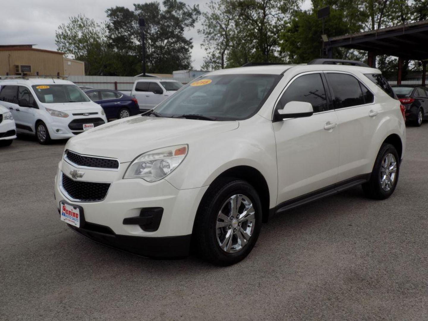 2015 WHITE CHEVROLET EQUINOX LT (1GNALBEK9FZ) with an 2.4L engine, Automatic transmission, located at 830 E. Canino Rd., Houston, TX, 77037, (281) 405-0440, 38.358219, -81.729942 - PRE APPROVACION FACIL, RAPIDA.... PROCESSO RAPIDO LLAMA O VISITANOS HOY MISMO ESTAMOS LOCALIZADOS EN EL 830 E. CANINO RD (ESQUINA CON AIRLINE) HOUSTON, TEXAS 777037 SU TRABAJO ES SU CREDITO!! ENTRE CAMINANDO Y SALGA MANEJANDO! LLAME YA AL (281) 405-0440 LE ESPERAMOS! - Photo#3