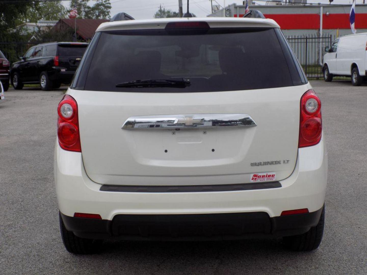 2015 WHITE CHEVROLET EQUINOX LT (1GNALBEK9FZ) with an 2.4L engine, Automatic transmission, located at 830 E. Canino Rd., Houston, TX, 77037, (281) 405-0440, 38.358219, -81.729942 - PRE APPROVACION FACIL, RAPIDA.... PROCESSO RAPIDO LLAMA O VISITANOS HOY MISMO ESTAMOS LOCALIZADOS EN EL 830 E. CANINO RD (ESQUINA CON AIRLINE) HOUSTON, TEXAS 777037 SU TRABAJO ES SU CREDITO!! ENTRE CAMINANDO Y SALGA MANEJANDO! LLAME YA AL (281) 405-0440 LE ESPERAMOS! - Photo#6