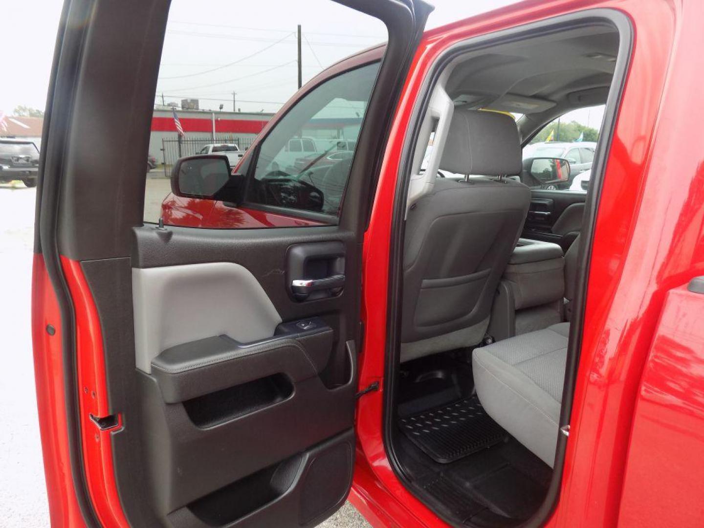 2014 RED CHEVROLET SILVERADO 1500 (1GCVKPEH0EZ) with an 4.3L engine, Automatic transmission, located at 830 E. Canino Rd., Houston, TX, 77037, (281) 405-0440, 38.358219, -81.729942 - Photo#12