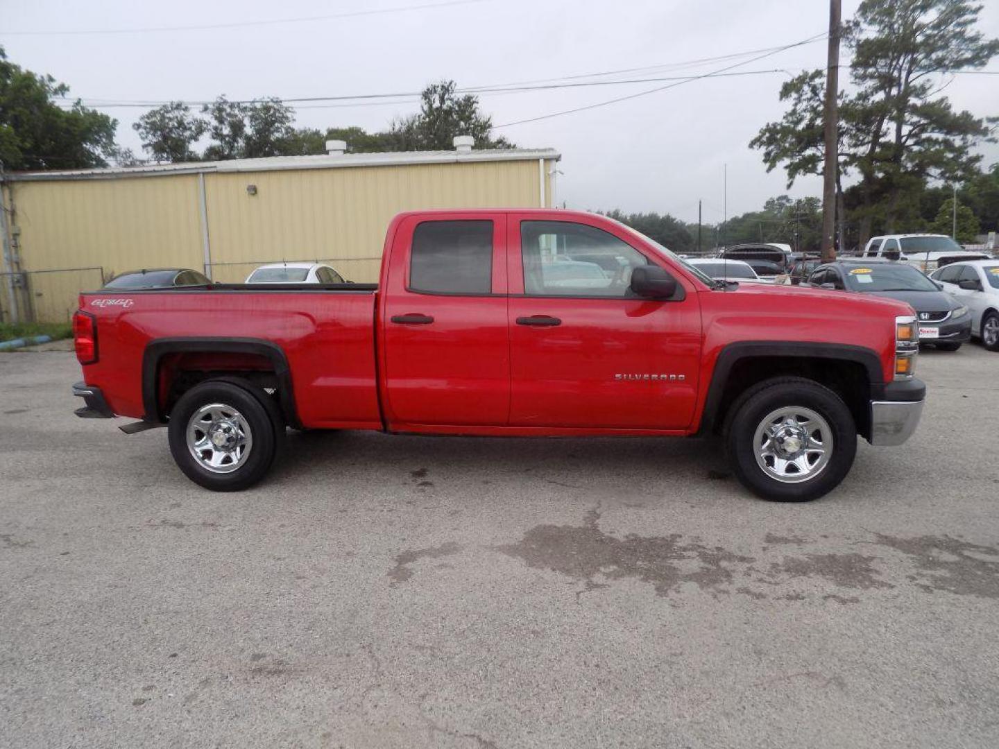 2014 RED CHEVROLET SILVERADO 1500 (1GCVKPEH0EZ) with an 4.3L engine, Automatic transmission, located at 830 E. Canino Rd., Houston, TX, 77037, (281) 405-0440, 38.358219, -81.729942 - Photo#1