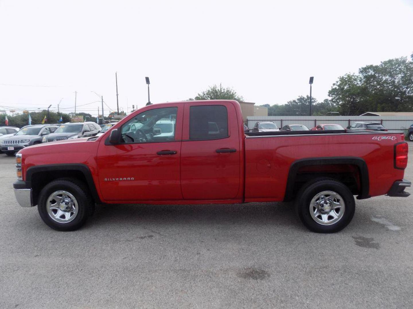 2014 RED CHEVROLET SILVERADO 1500 (1GCVKPEH0EZ) with an 4.3L engine, Automatic transmission, located at 830 E. Canino Rd., Houston, TX, 77037, (281) 405-0440, 38.358219, -81.729942 - Photo#3