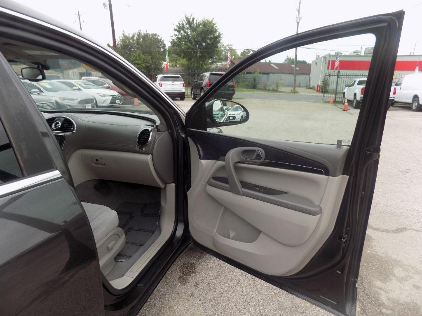 2016 GRAY BUICK ENCLAVE (5GAKRAKD0GJ) with an 3.6L engine, Automatic transmission, located at 830 E. Canino Rd., Houston, TX, 77037, (281) 405-0440, 38.358219, -81.729942 - Photo#13