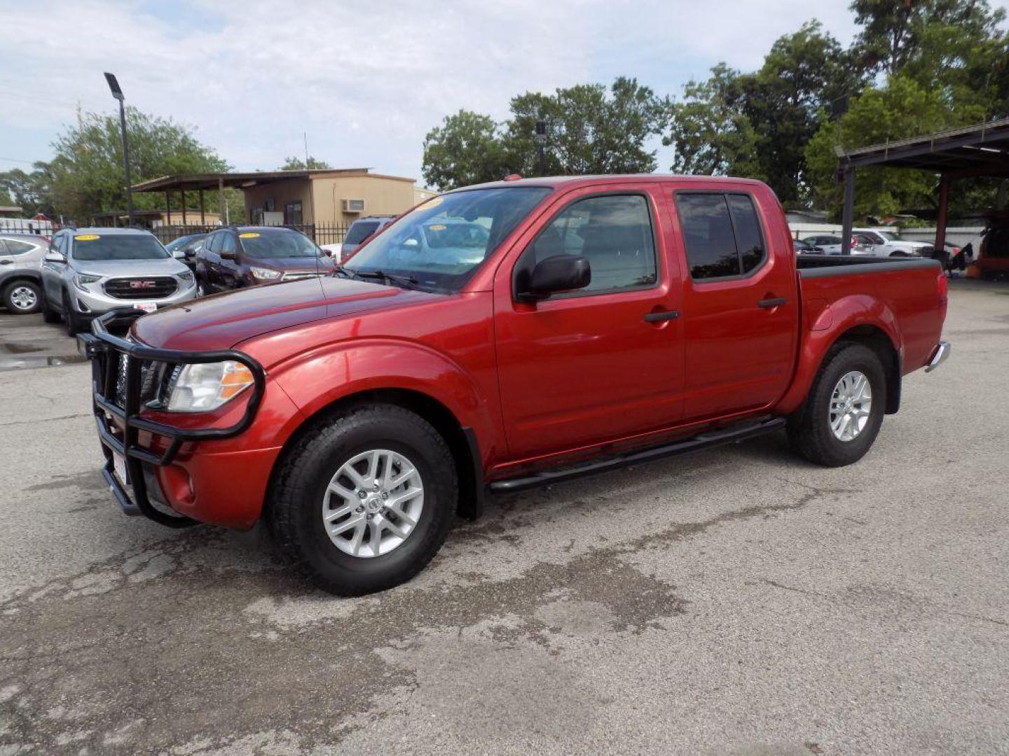 2017 RED NISSAN FRONTIER S (1N6DD0ER9HN) with an 4.0L engine, Automatic transmission, located at 830 E. Canino Rd., Houston, TX, 77037, (281) 405-0440, 38.358219, -81.729942 - Photo#5