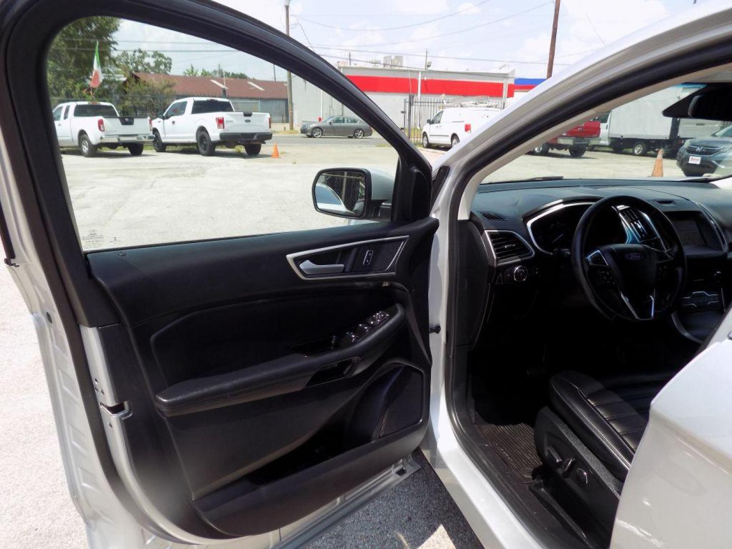 2019 SILVER FORD EDGE SEL (2FMPK4J92KB) with an 2.0L engine, Automatic transmission, located at 830 E. Canino Rd., Houston, TX, 77037, (281) 405-0440, 38.358219, -81.729942 - Photo#15