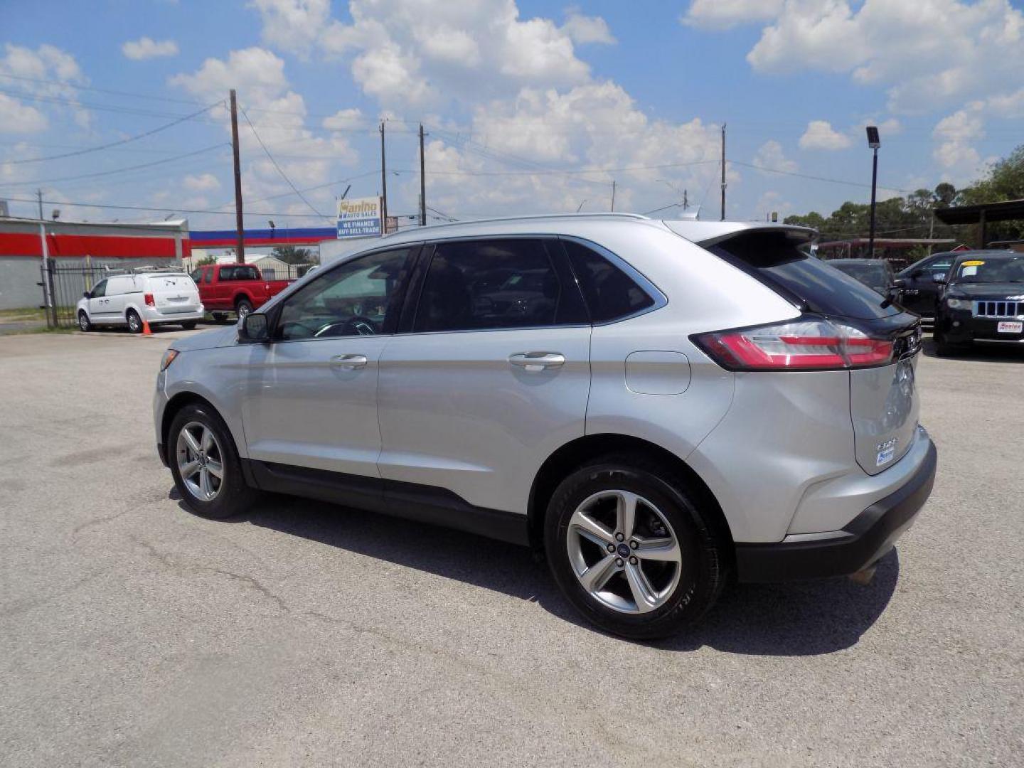 2019 SILVER FORD EDGE SEL (2FMPK4J92KB) with an 2.0L engine, Automatic transmission, located at 830 E. Canino Rd., Houston, TX, 77037, (281) 405-0440, 38.358219, -81.729942 - Photo#4