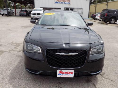 2018 CHRYSLER 300 4DR