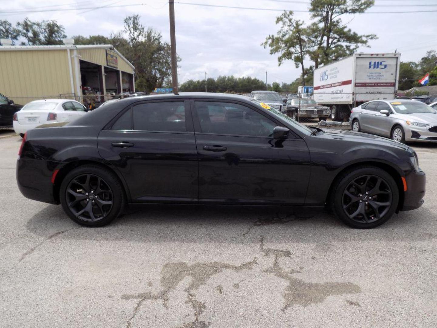 2018 BLACK CHRYSLER 300 TOURING (2C3CCAAG4JH) with an 3.6L engine, Automatic transmission, located at 830 E. Canino Rd., Houston, TX, 77037, (281) 405-0440, 38.358219, -81.729942 - Photo#1